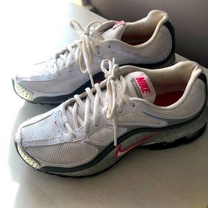 Nike REAX RUN 5 Sneakers